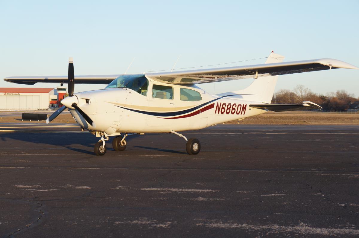 1977 Cessna Turbo 210 Photo 2