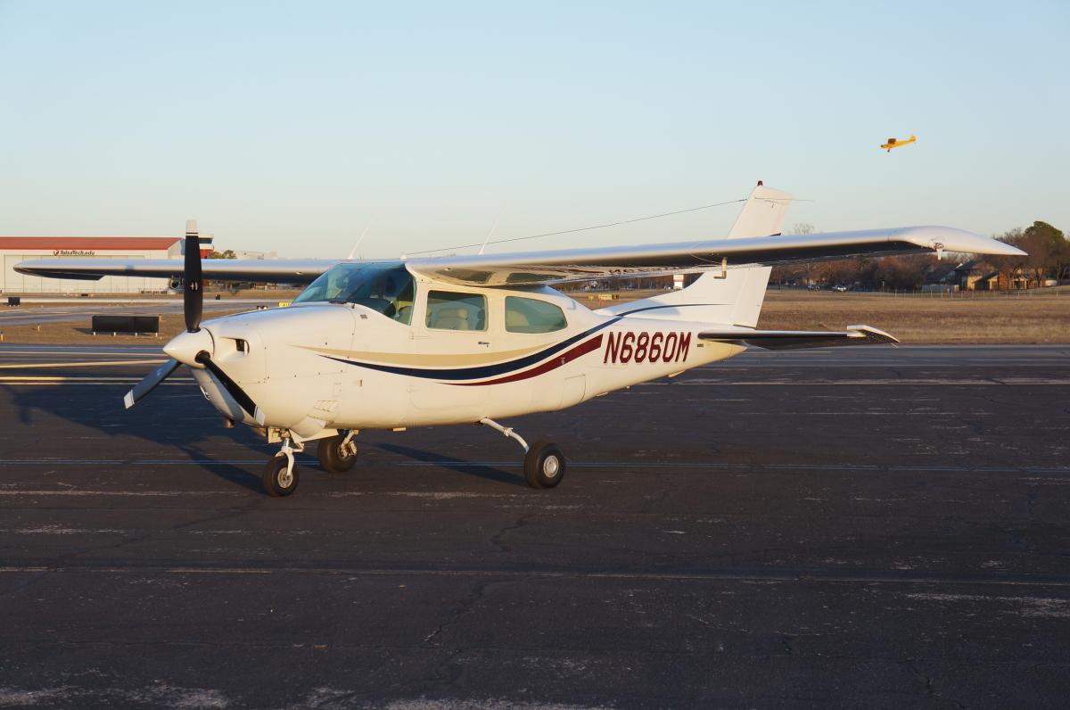 1977 Cessna Turbo 210 Photo 3