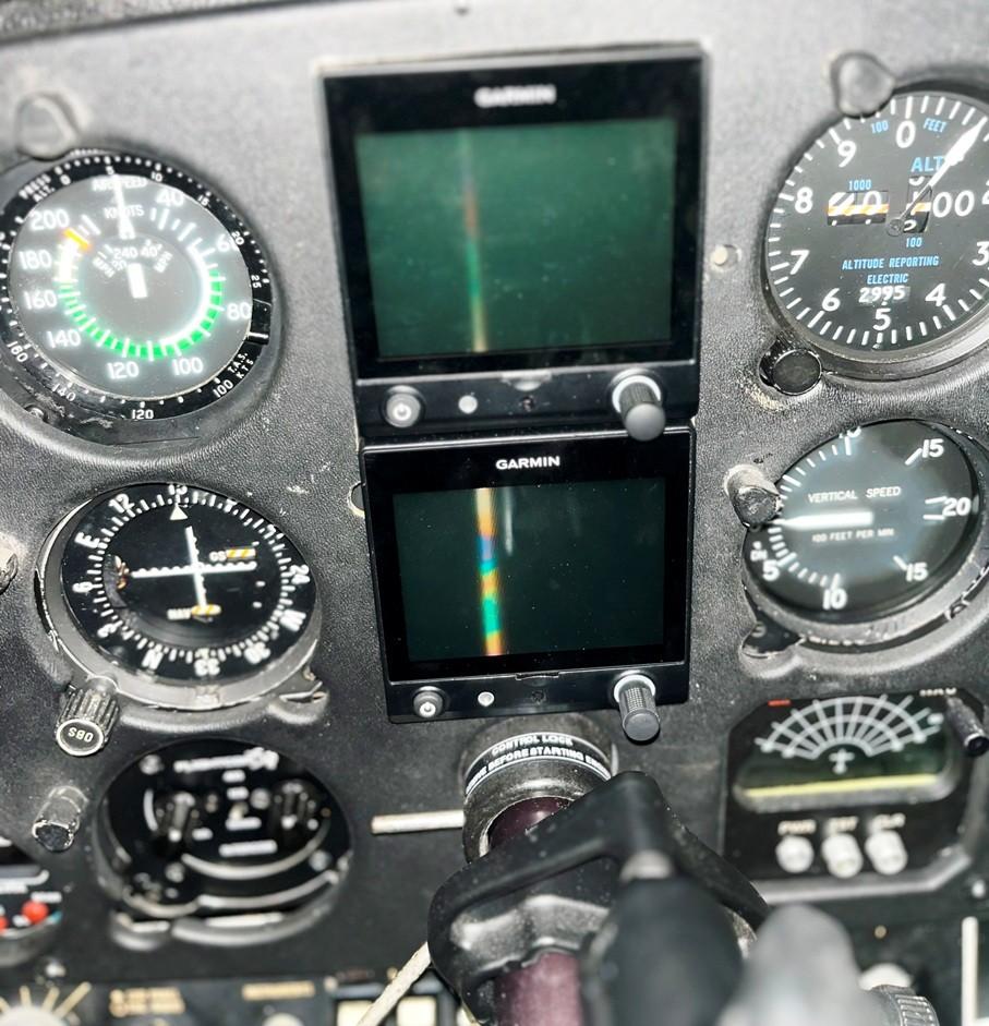 1977 Cessna 210M Photo 2