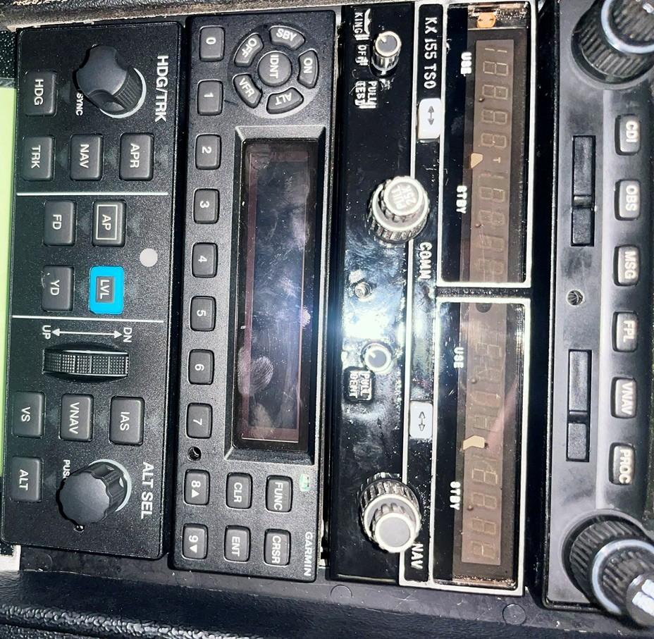 1977 Cessna 210M Photo 4