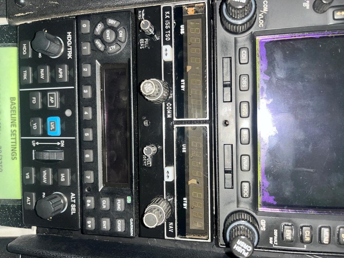 1977 Cessna 210M Photo 2