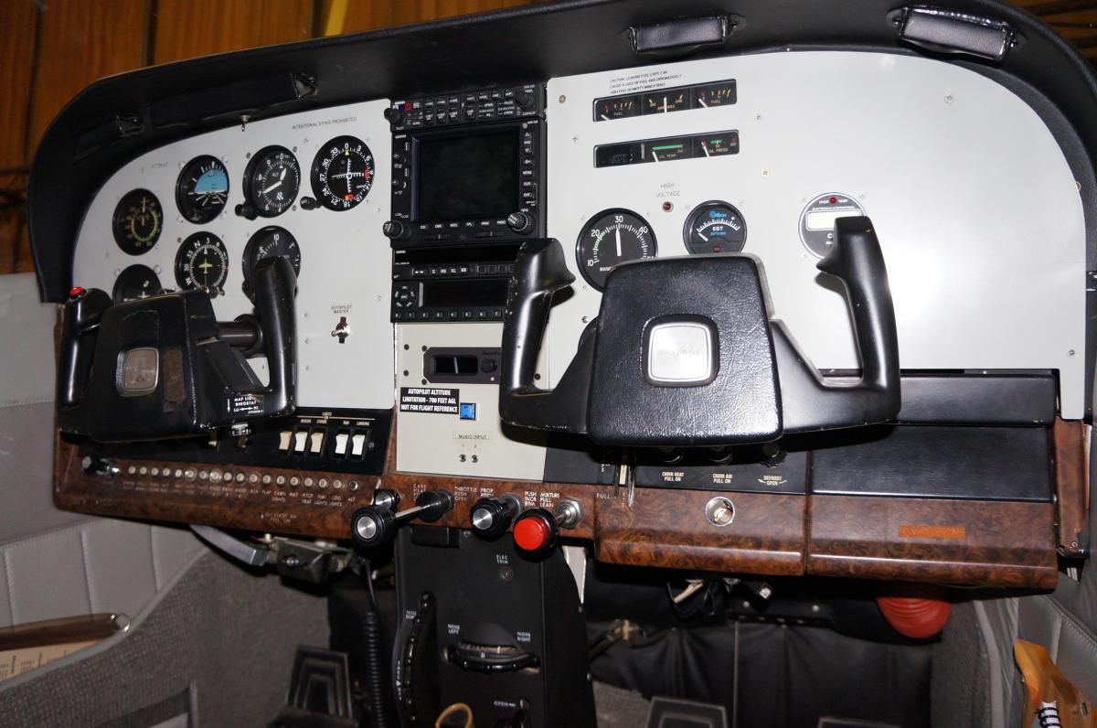 1977 Cessna 182Q Skylane Photo 6