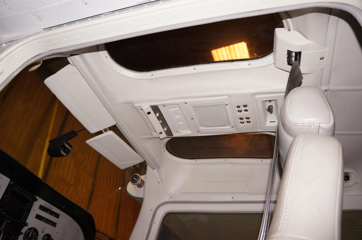 1977 Cessna 182Q Skylane Photo 2
