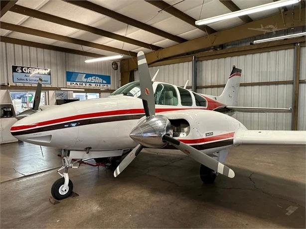 1975 BEECHCRAFT B55 BARON Photo 2