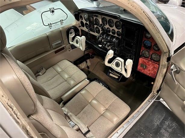 1975 BEECHCRAFT B55 BARON Photo 5