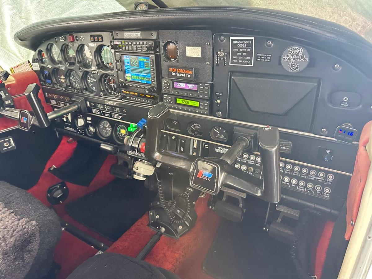 1979 PIPER LANCE II Photo 5