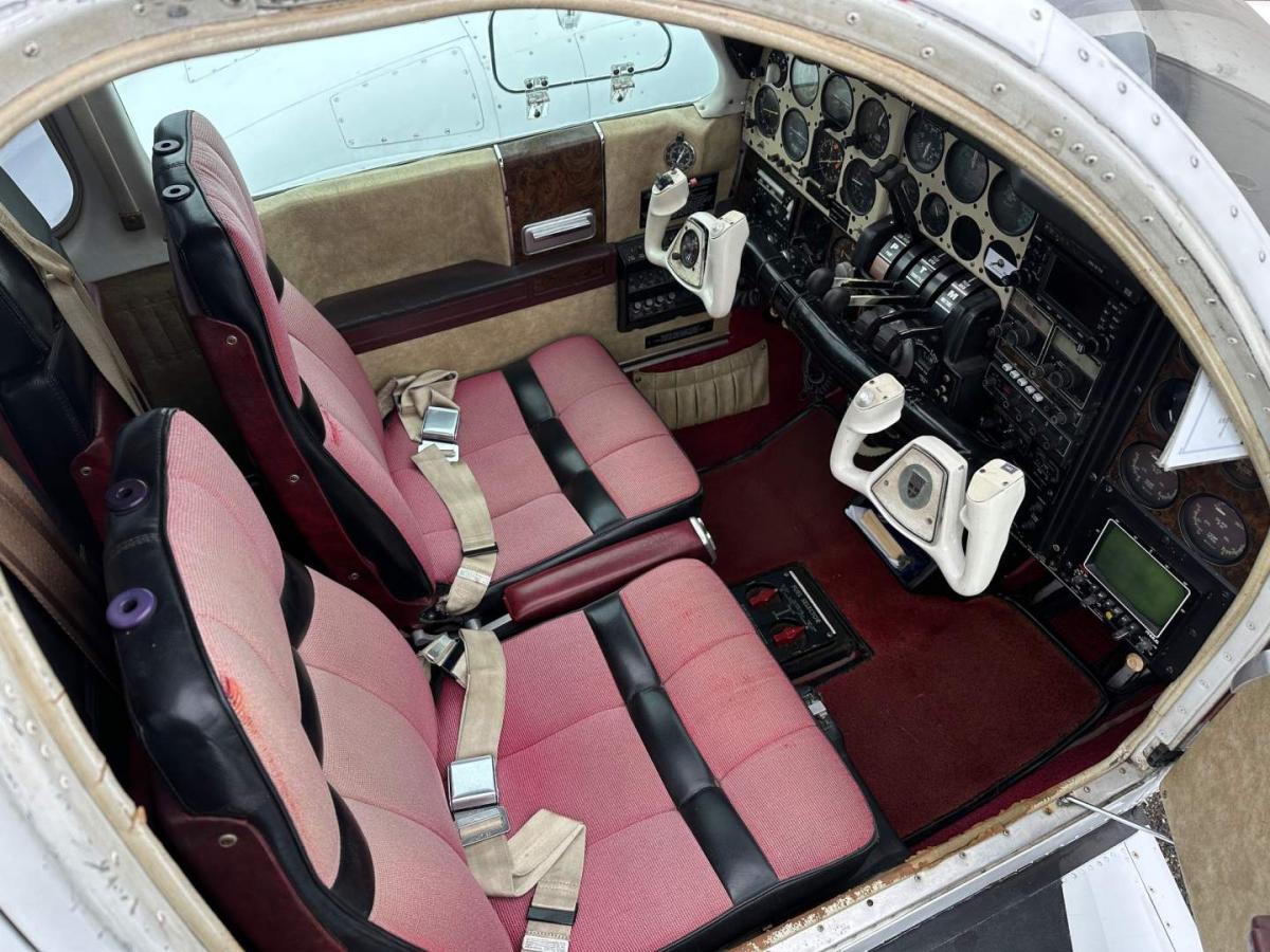 1974 Beech Baron 58 Photo 4