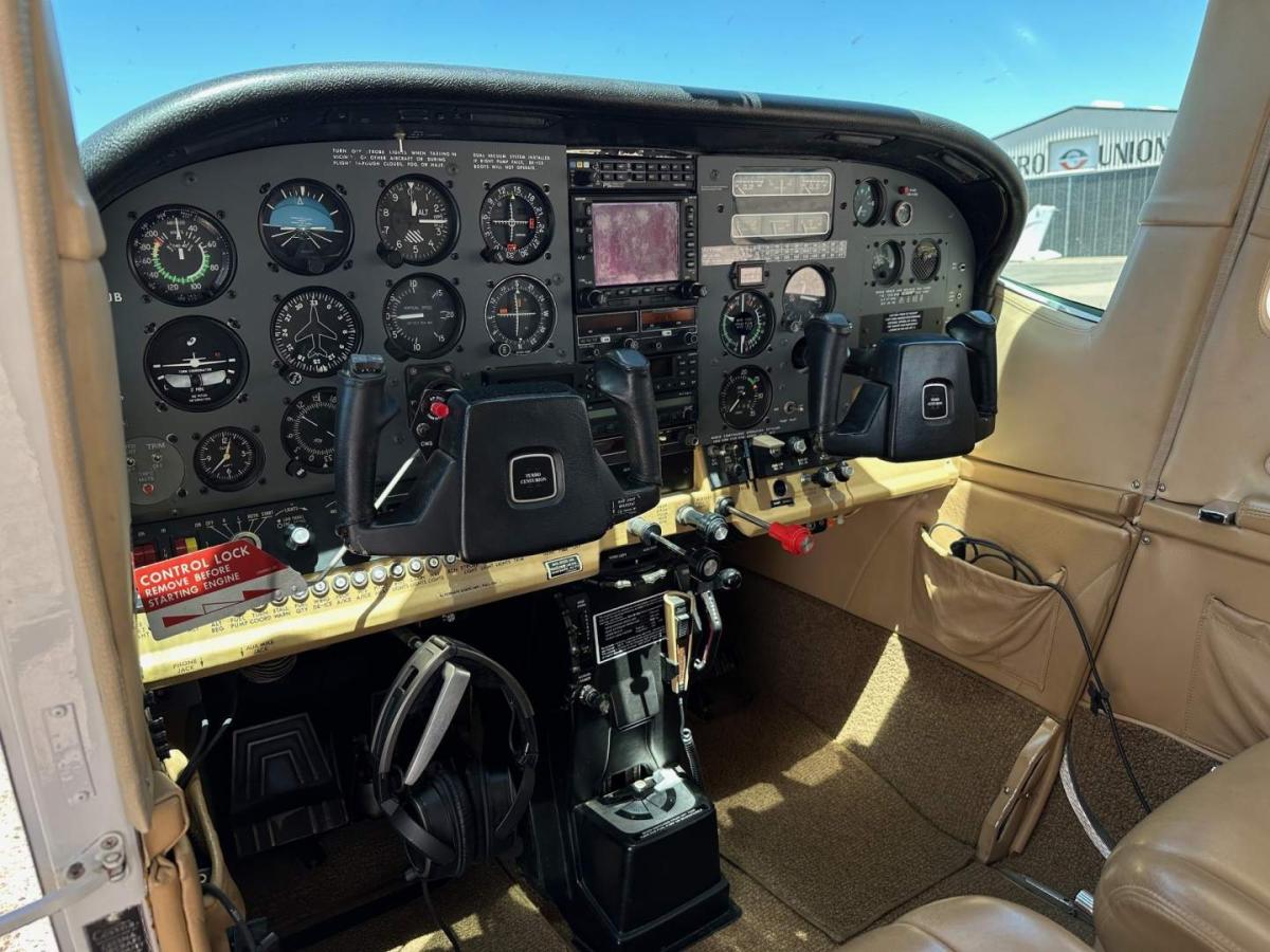1977 Cessna Turbo 210 Photo 6