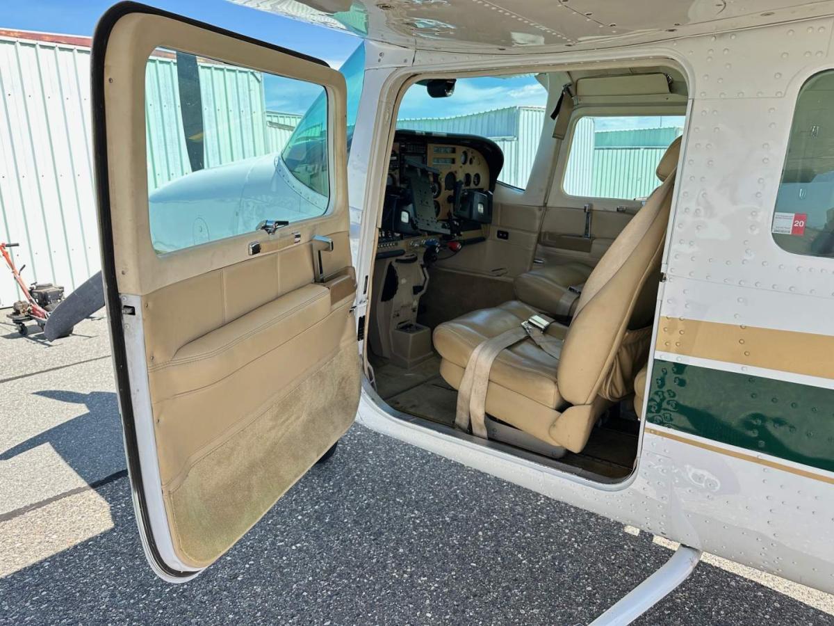 1976 Cessna T210L Photo 3