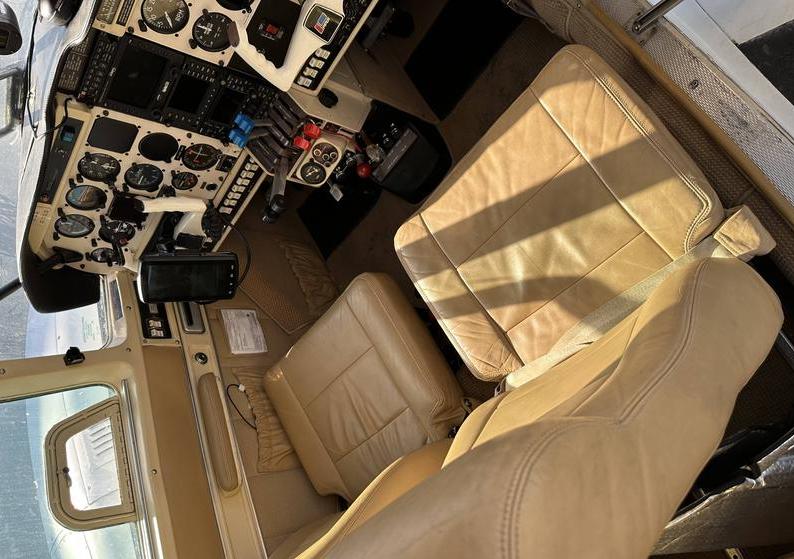 1976 Piper Aztec F Photo 7