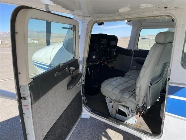 1975 CESSNA 182P SKYLANE Photo 3
