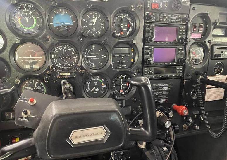 1977 Cessna 185 Skywagon Photo 4