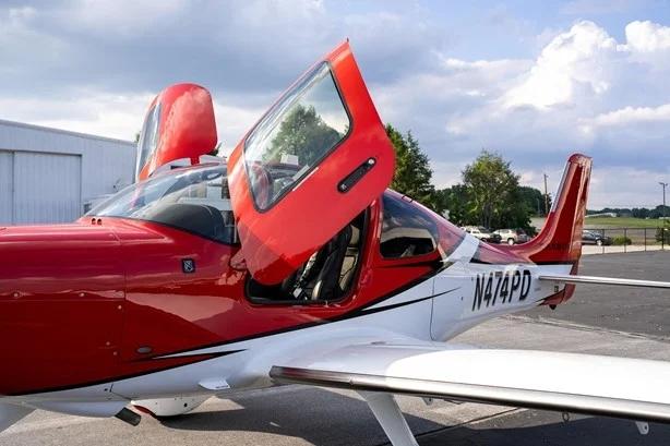 2020 CIRRUS SR22-G6 Photo 6