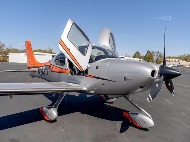 2015 CIRRUS SR22-G5 TURBO Photo 4