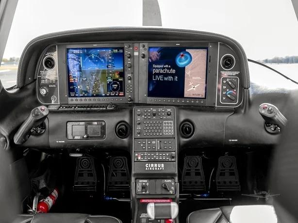 2015 CIRRUS SR22-G5 TURBO Photo 2