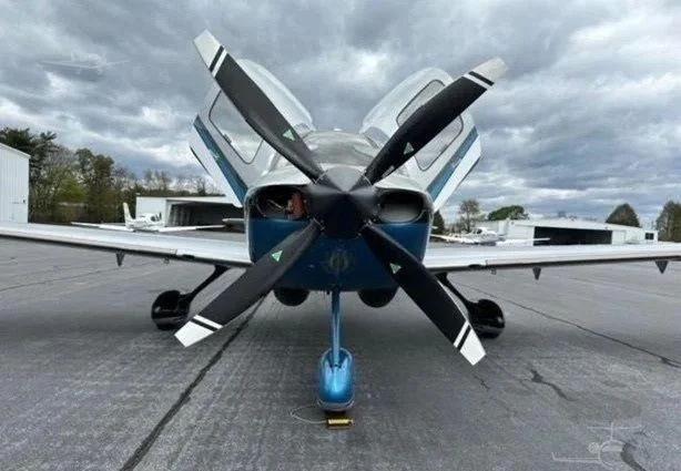 2003 CIRRUS SR22 Photo 5