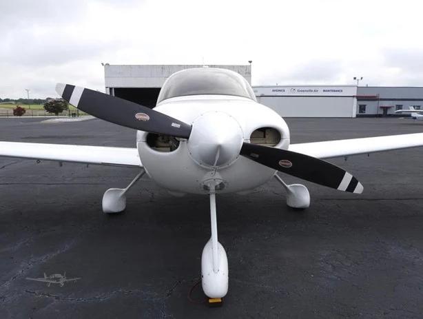 2008 CIRRUS SR20-G3 Photo 3