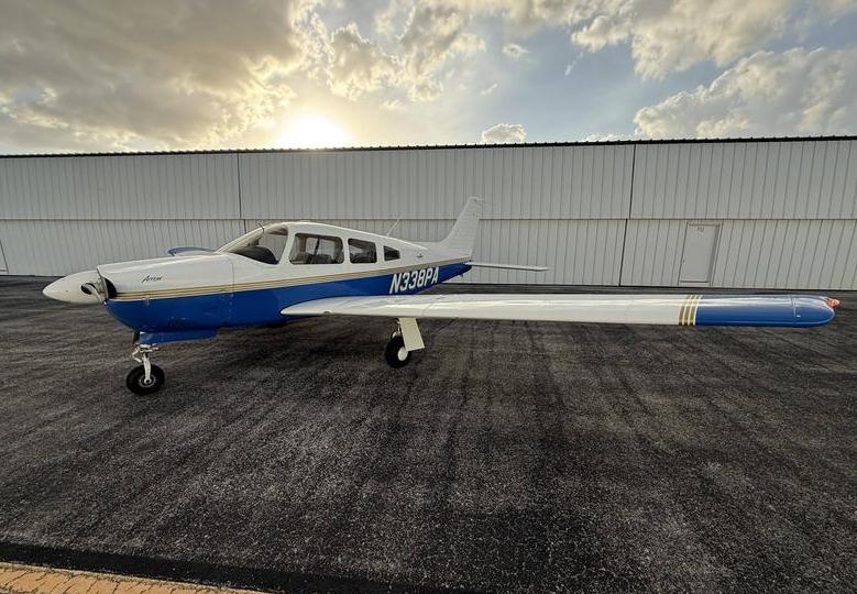 2002 Piper Arrow III Photo 2