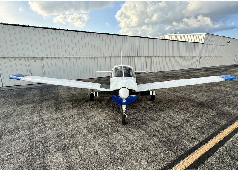 2002 Piper Arrow III Photo 7