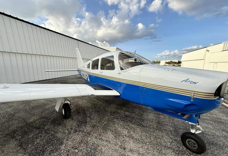 2002 Piper Arrow III Photo 6