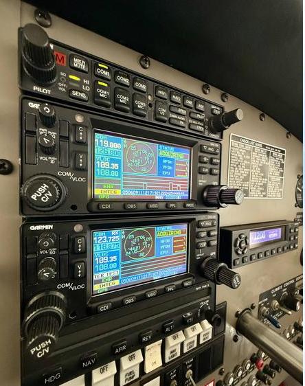 2002 Piper Arrow III Photo 5