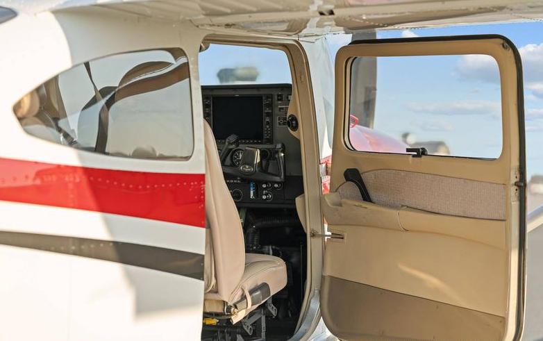 2006 Cessna T182T Photo 3