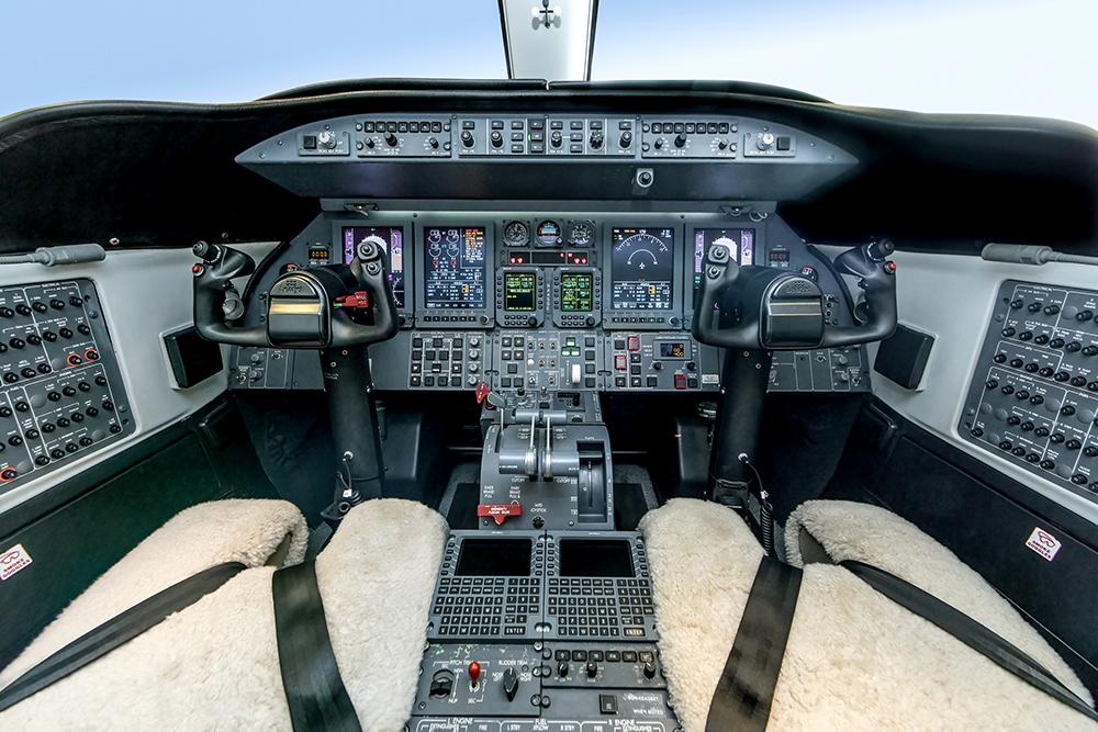 2007 Learjet 45XR Photo 2