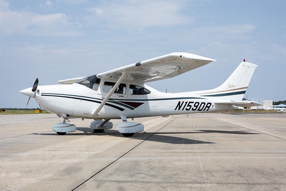 1998 Cessna 182S Skylane Photo 2