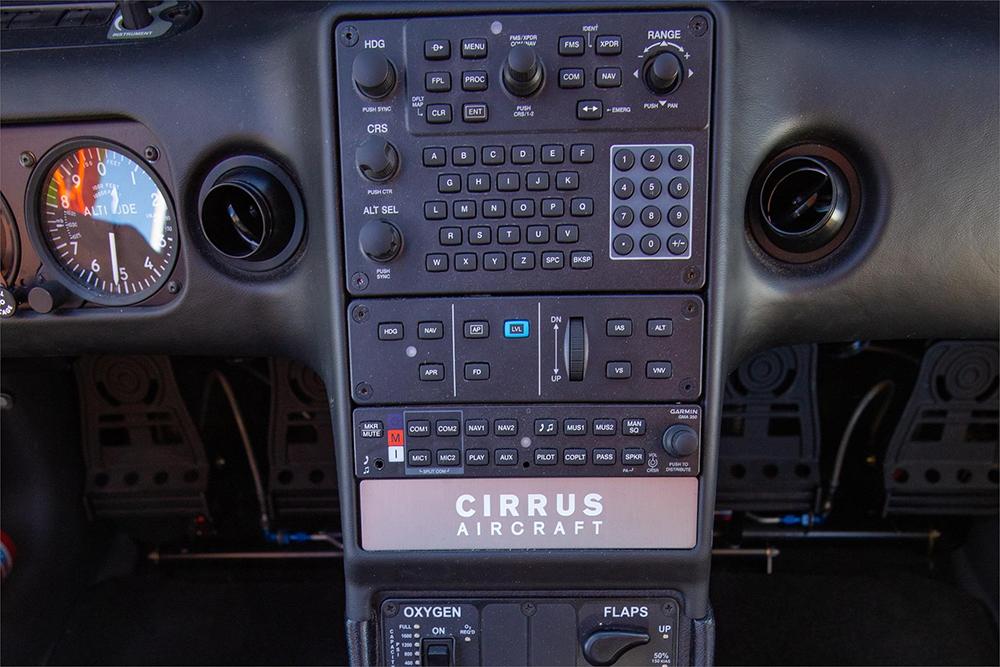 2015 Cirrus SR22T Turbo Photo 4