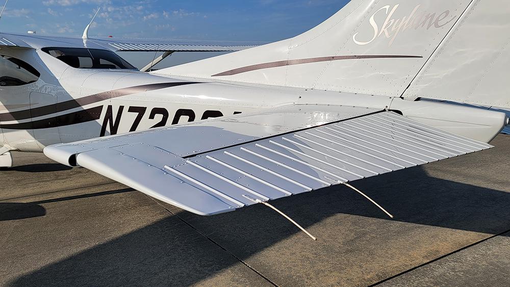 2000 Cessna 182S Skylane Photo 6