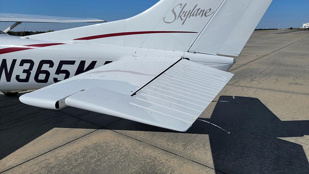 1999 Cessna 182S Skylane Photo 5