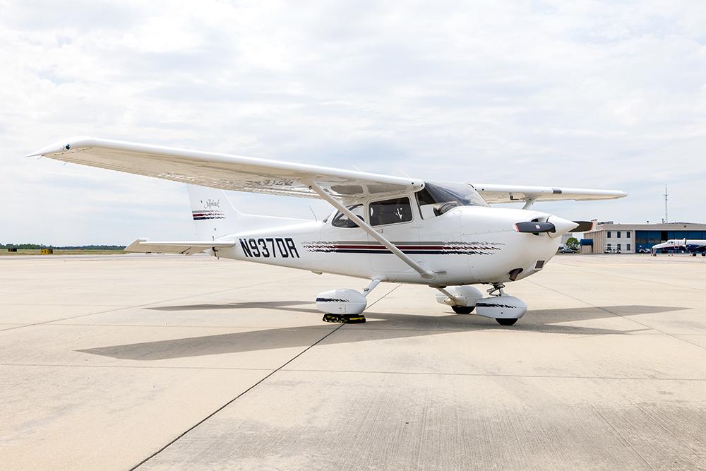 1997 Cessna 172R Photo 3