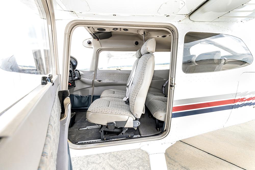 1997 Cessna 172R Photo 7