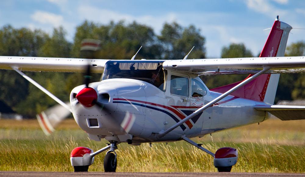 1998 Cessna 182S Photo 5