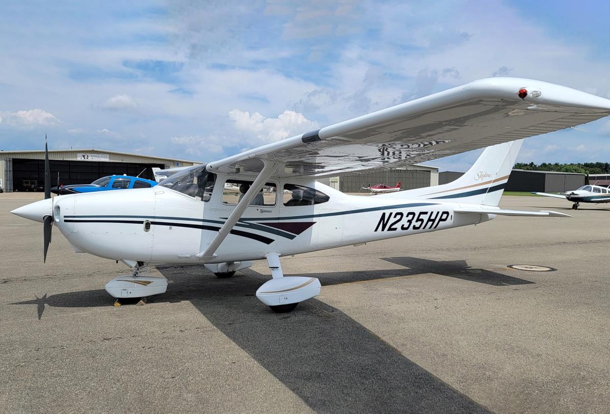 1998 Cessna 182S Skylane Photo 3