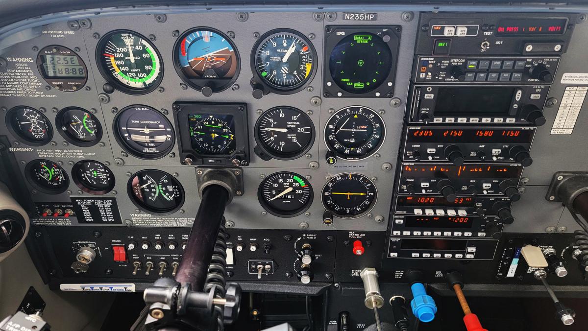 1998 Cessna 182S Skylane Photo 6