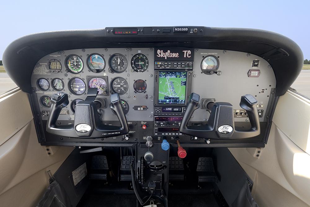 2001 Cessna Turbo 182T Skylane Photo 3