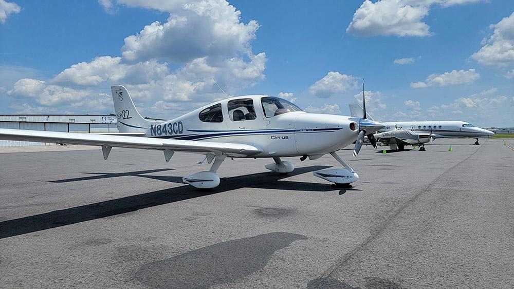 2002 Cirrus SR22 Photo 5