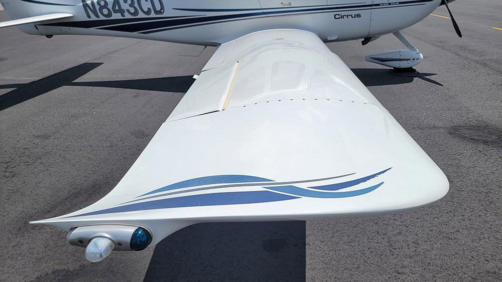 2002 Cirrus SR22 Photo 3