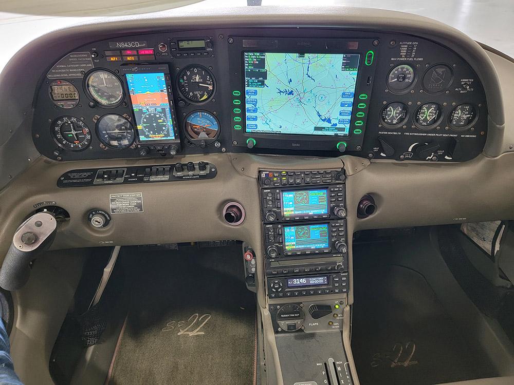 2002 Cirrus SR22 Photo 6