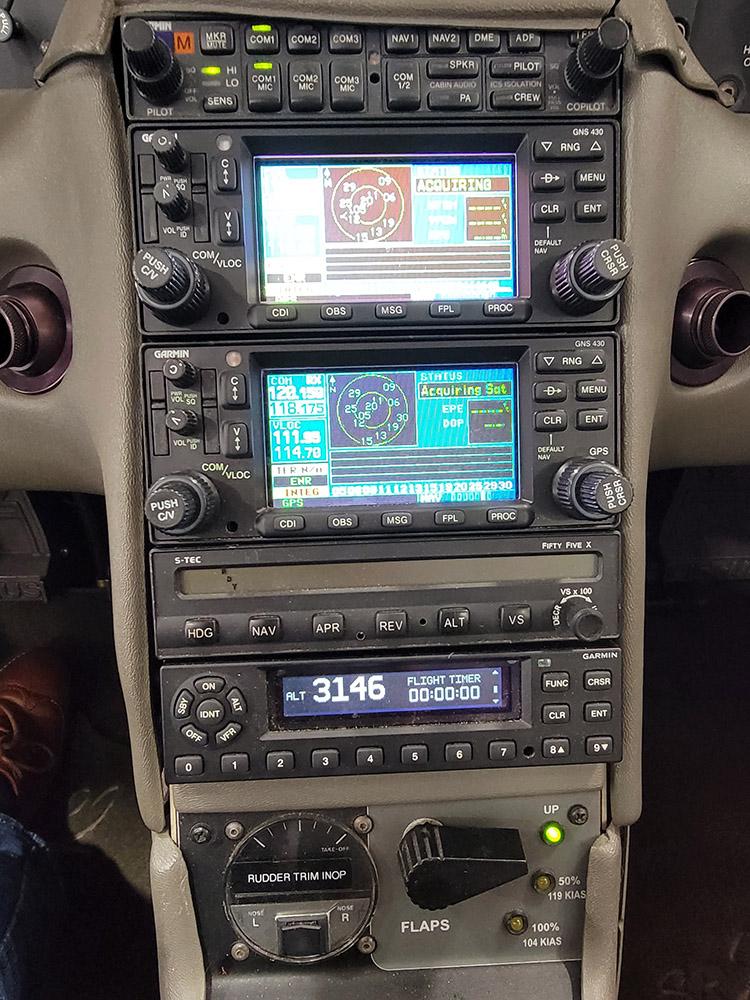 2002 Cirrus SR22 Photo 2