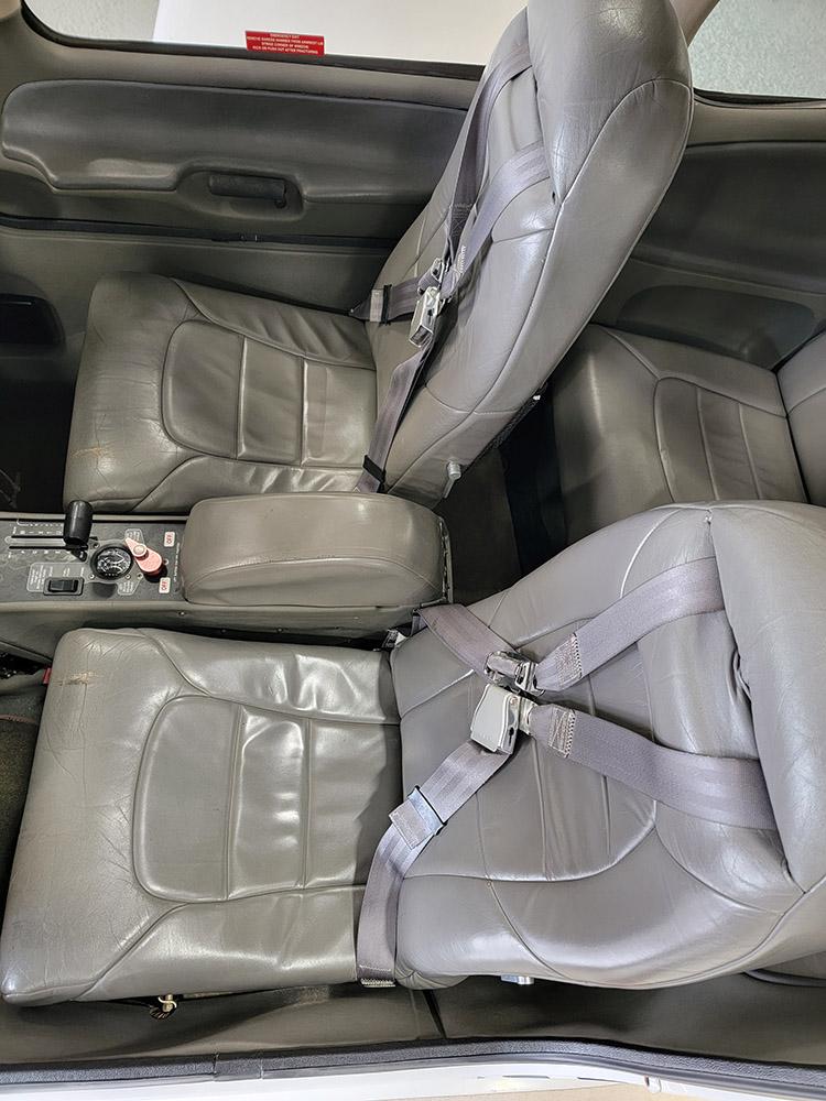 2002 Cirrus SR22 Photo 4