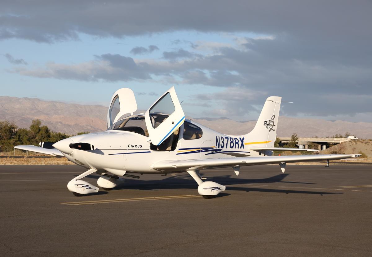 2004 CIRRUS SR20 Photo 3