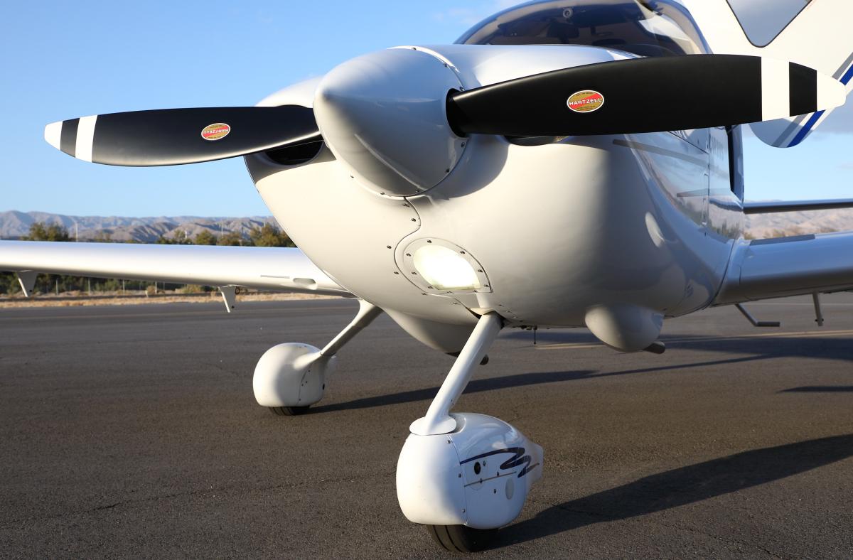 2004 CIRRUS SR20 Photo 5