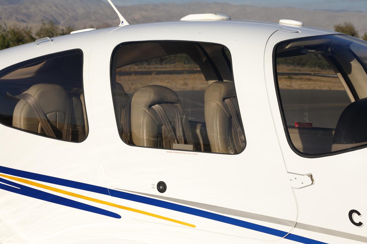 2004 CIRRUS SR20 Photo 3