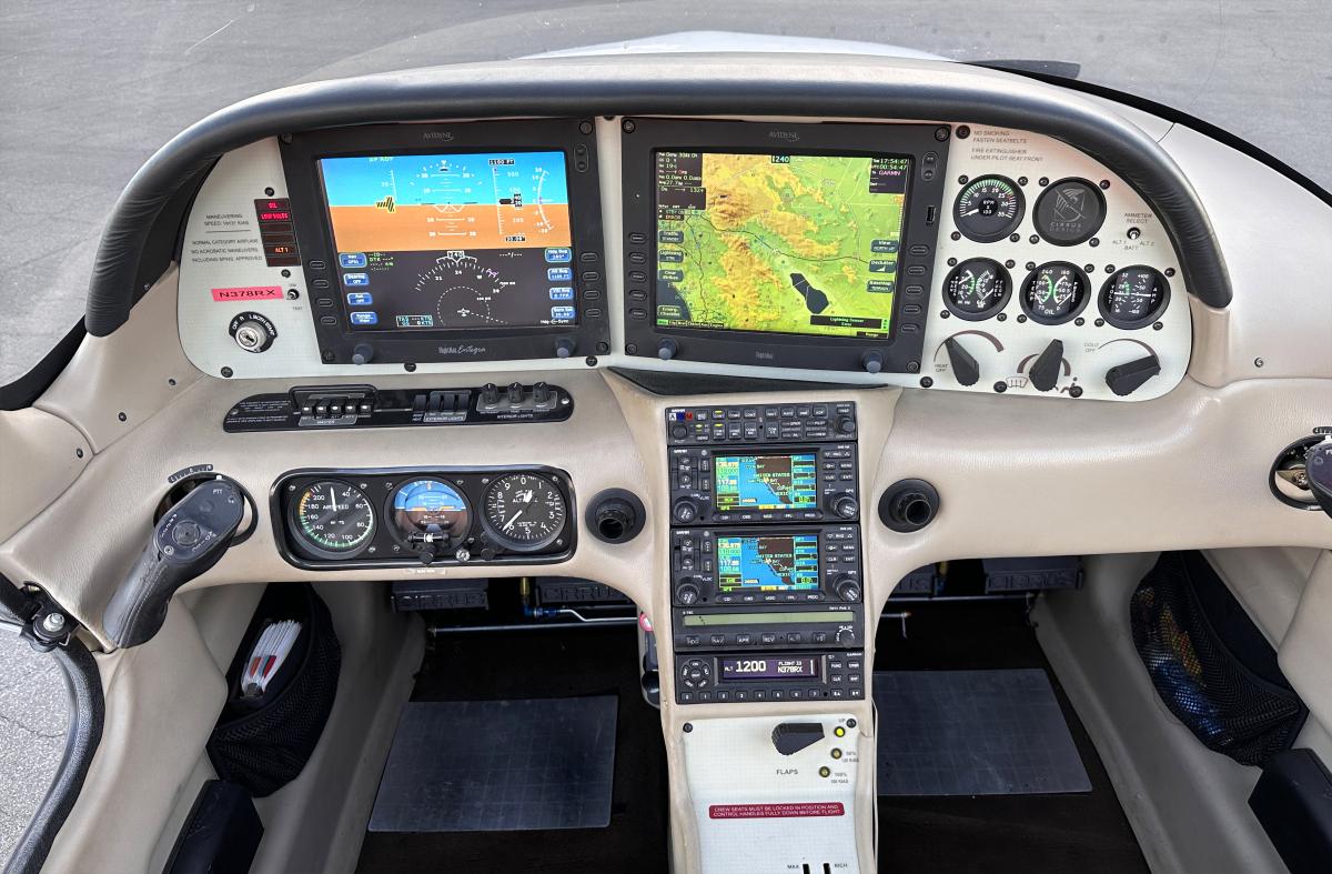 2004 CIRRUS SR20 Photo 5