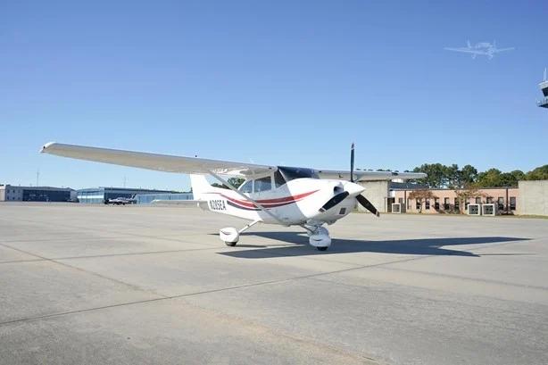 1999 CESSNA 182S SKYLANE Photo 2