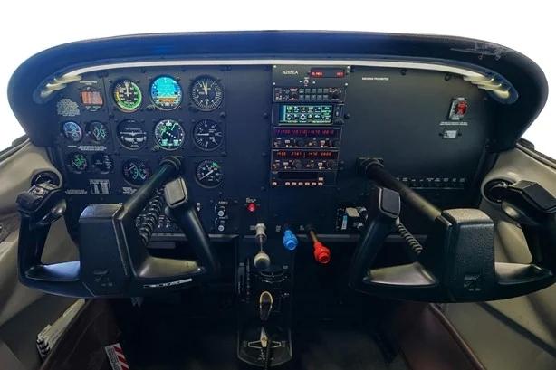1999 CESSNA 182S SKYLANE Photo 6