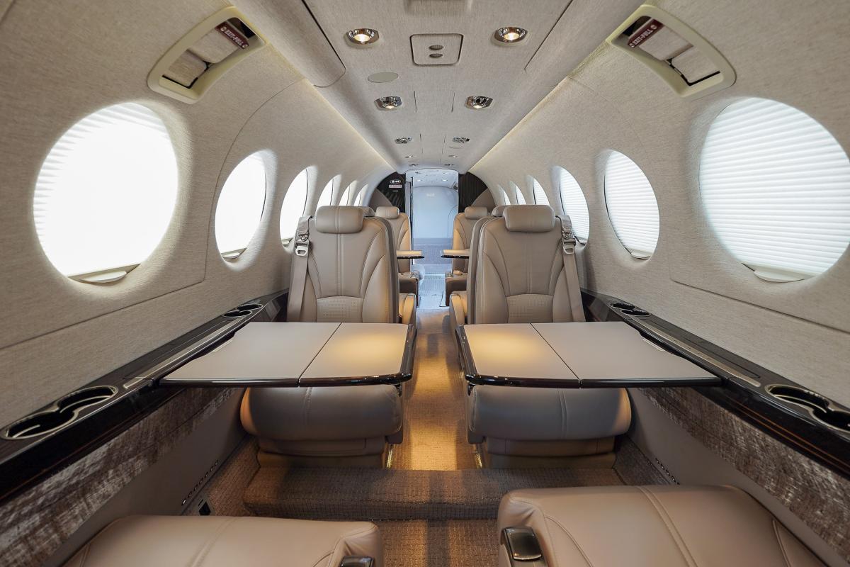 2023 SUPER KING AIR 360 Photo 2