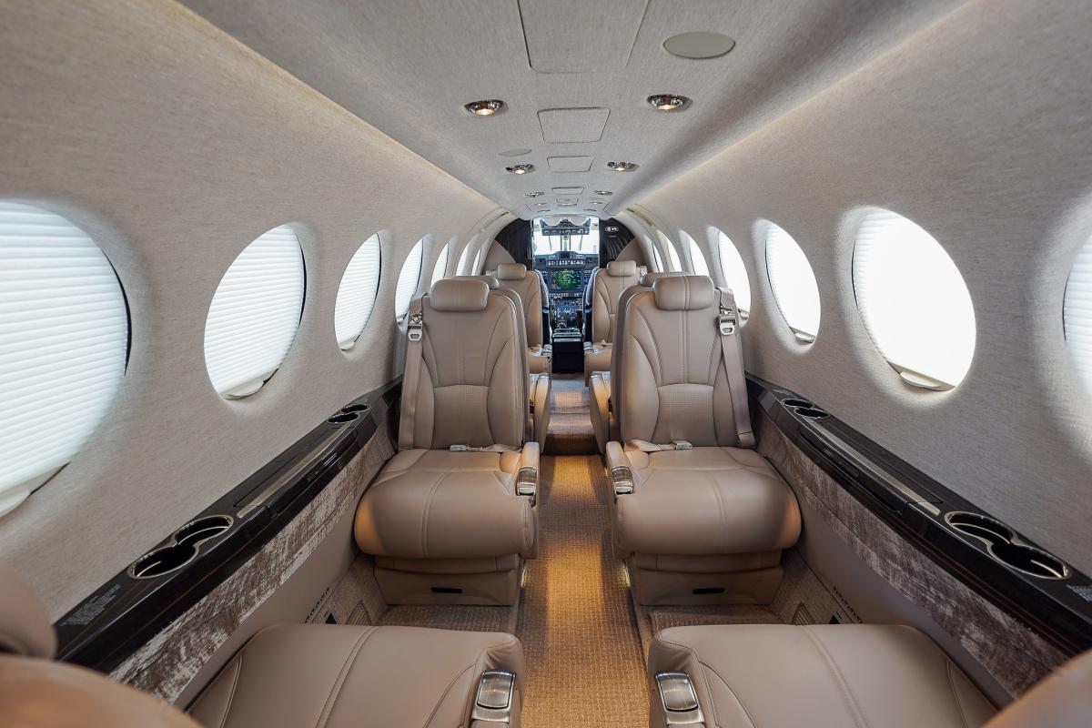 2023 SUPER KING AIR 360 Photo 2